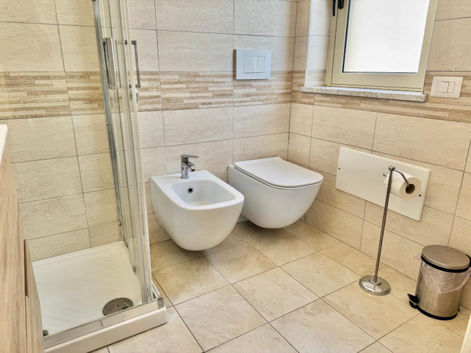 Bathroom 3, Aria di sale B&B, Crotone