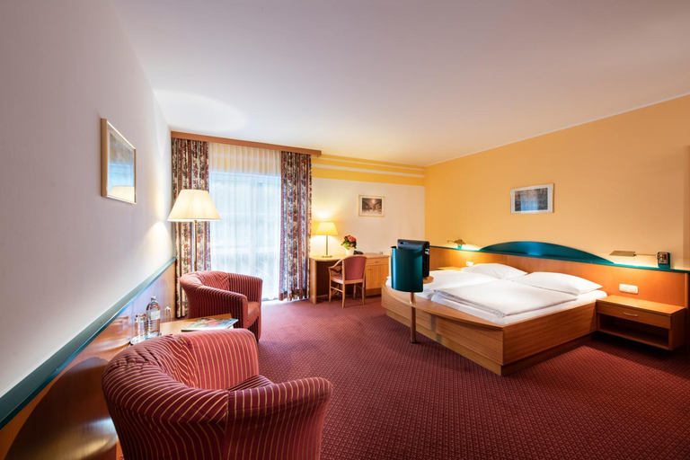 Others 5, EVIVA im Parkhotel, Steyr Land