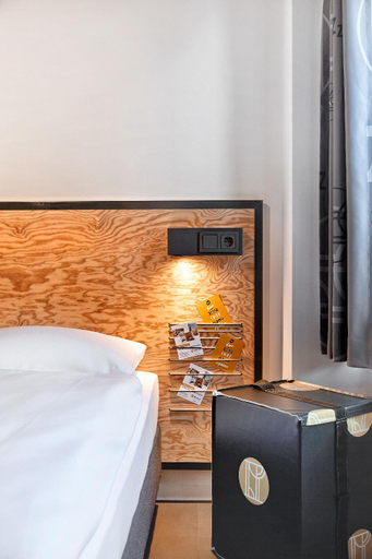 Bedroom 4, stories by Grimm's, Münster