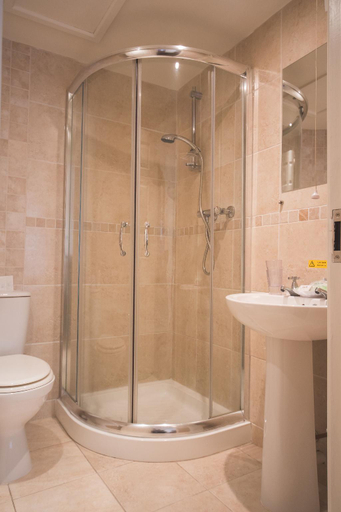 Bathroom, Llwyngwair Manor, Newport, PEMBROKESHIRE, Pembrokeshire