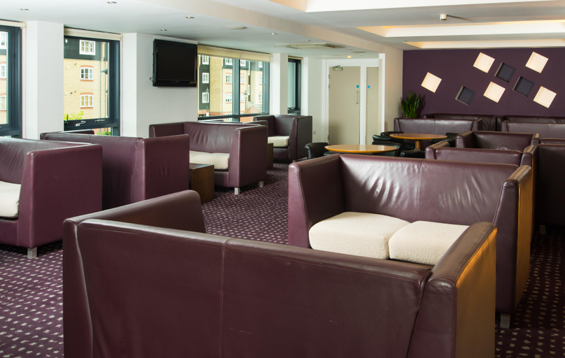 Public Area 3, Holiday Inn Express HEMEL HEMPSTEAD by IHG, Hertfordshire