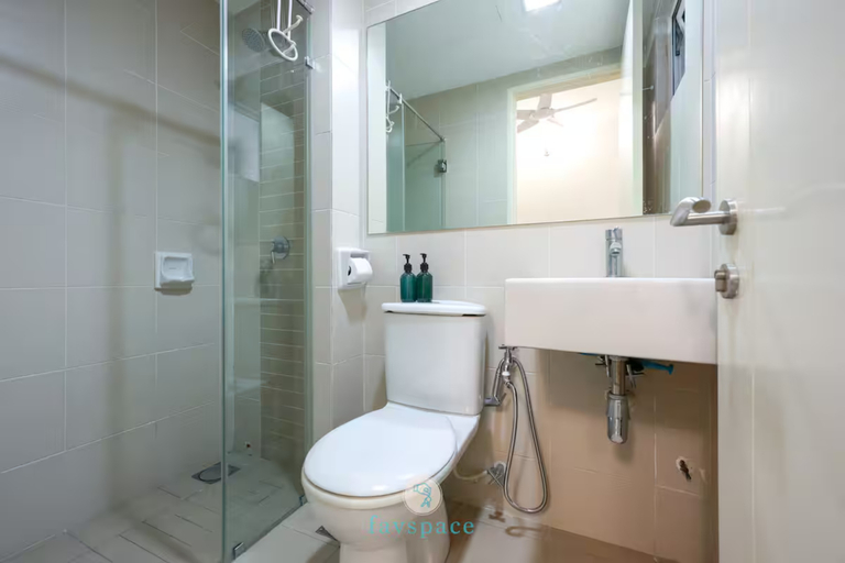 Bathroom 5, Tiara Mutiara 1 by Favspace, Kuala Lumpur