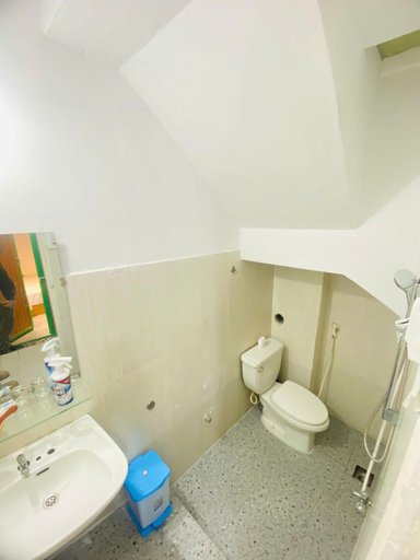 Bathroom 4, SNOW HOUSE HCR, District 3