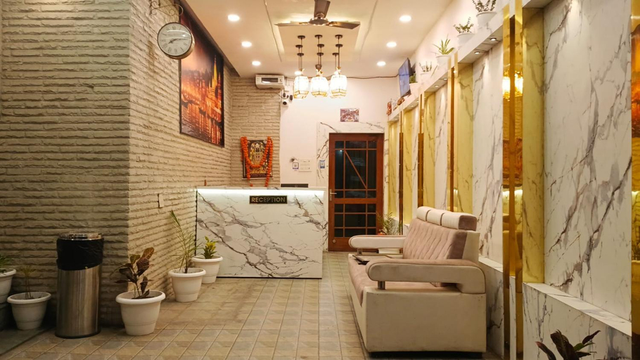 Public Area, Char Dham Palace, Varanasi