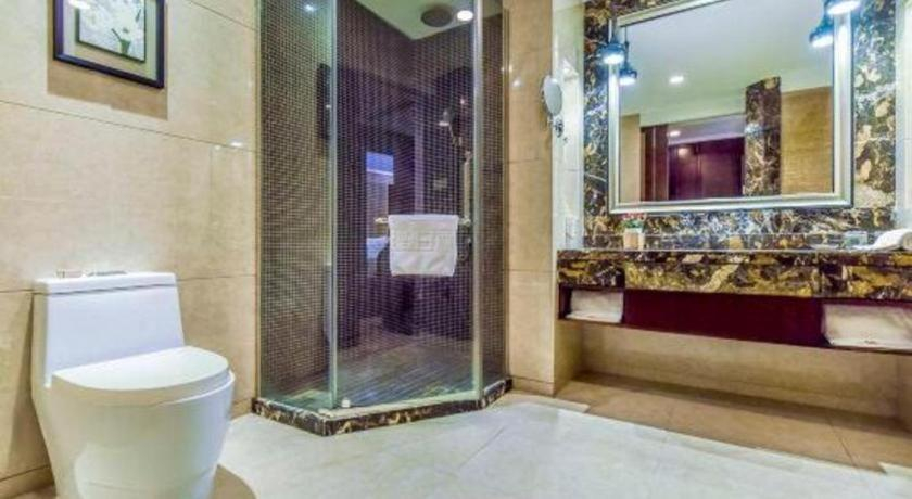 Bathroom 3, Boya Holiday Hotel, Guangzhou