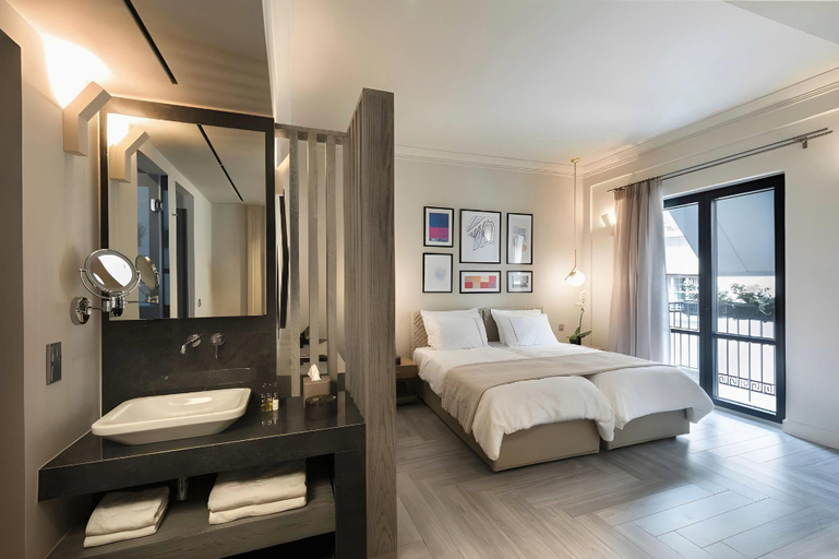 Bedroom 2, Oniro City, Attica