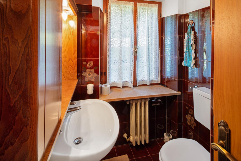 Bathroom 3, Appartamenti Marmolada Falcade, Belluno