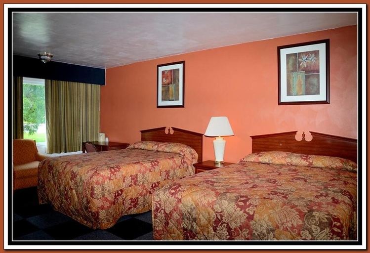 Bedroom 2, The Cardinal Inn, Page