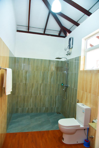 Bathroom 5, Abhimani Bungalows, Beruwala