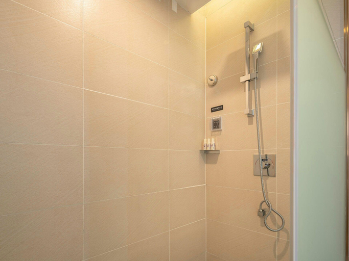 Bathroom 4, Lavande Hotel Yangzhou Railway Station Jiangwang RT-Mart, Yangzhou