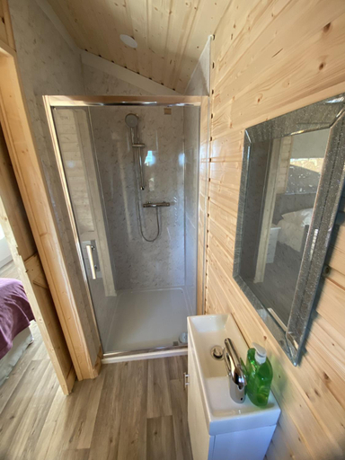 Bathroom 3, Belraugh Mountain View Hot Tub Lodges, Causeway Coast and Glens