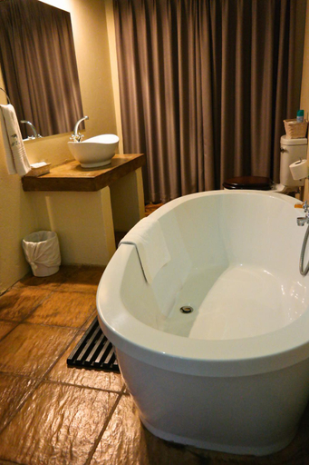 Bathroom 3, Nooitgedacht Trout Lodge, Ehlanzeni