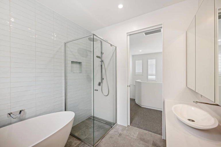 Bathroom 3, Noosa Village River Resort, Noosa - Noosa-Noosaville