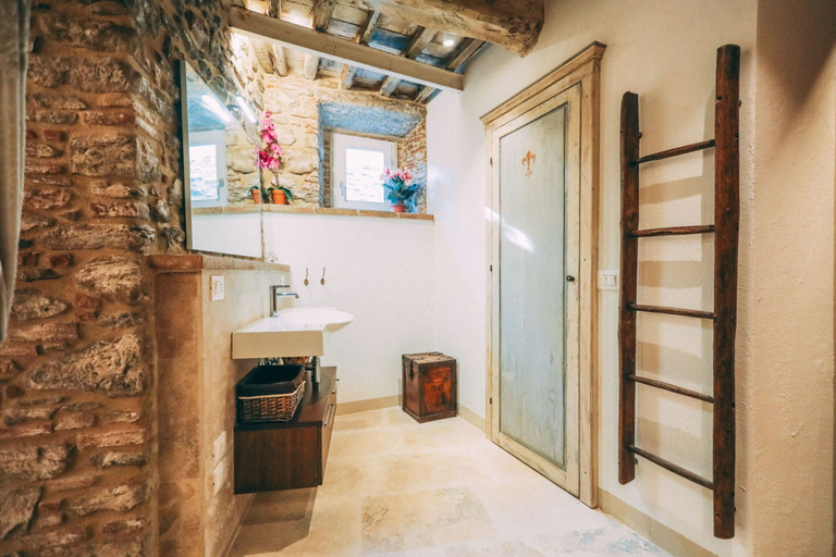 Bathroom 4, Casa San Valentino, Arezzo