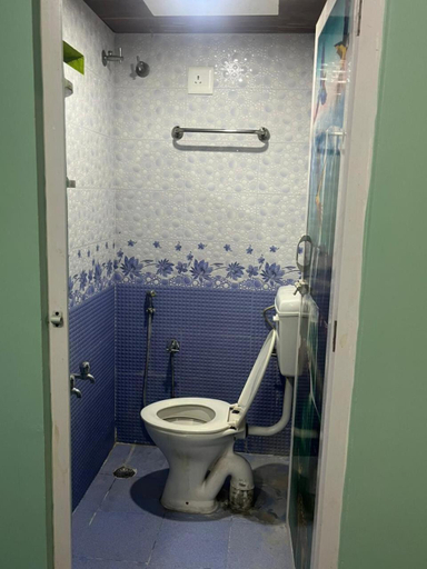 Bathroom 5, PANMOZHI RESIDENCY home stay, Tiruvannamalai