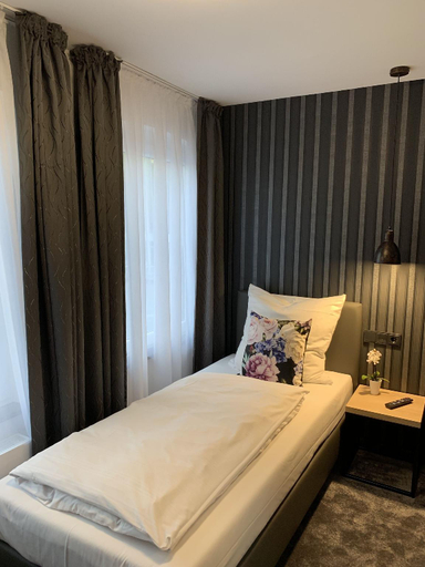 Bedroom 3, Hotel Dias, Pinneberg