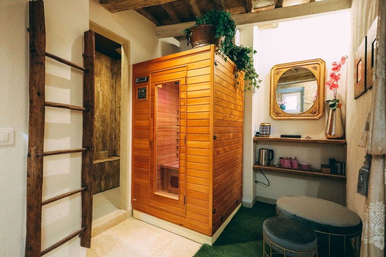 Bathroom 2, Casa San Valentino, Arezzo