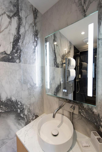 Bathroom, O'Lord, 4 Etoiles, Residence de Luxe Champs-Elysees, Paris
