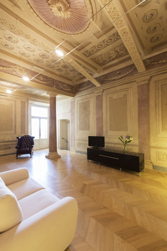 Others 4, Appartamento Imperiale, Arezzo