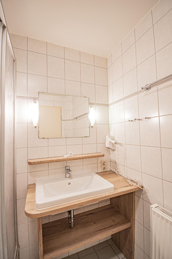 Bathroom 5, Landhotel Ringelsteiner Muhle, Cochem-Zell