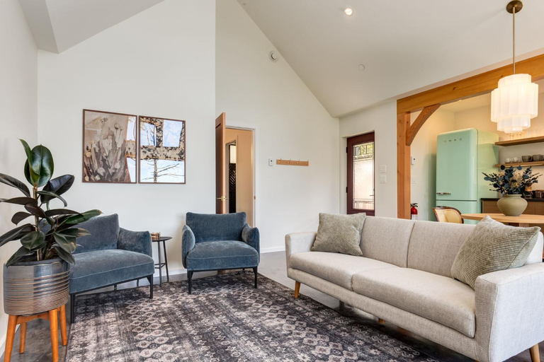 Facilities 3, Fogged Inn, Alberni-Clayoquot