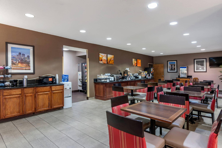 Food & Drinks 5, Comfort Inn & Suites Lees Summit -Kansas City, Kansas City