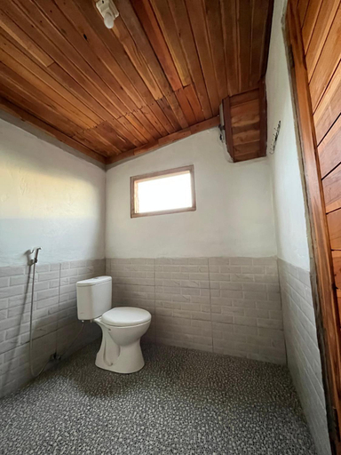 Bathroom 5, Ayolah surf House and Surfcamp, Jembrana