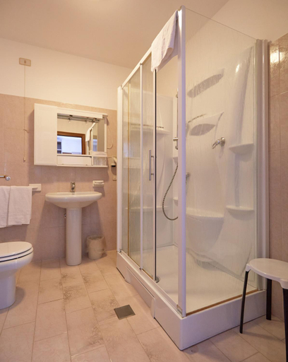 Bathroom 5, Albergo Ristorante Belvedere, Udine