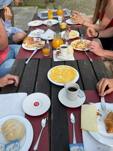 Food & Drinks 2, B&B HOTEL IN FERME DE LEUZE nabij Durbuy, eigen laadpalen, Namur