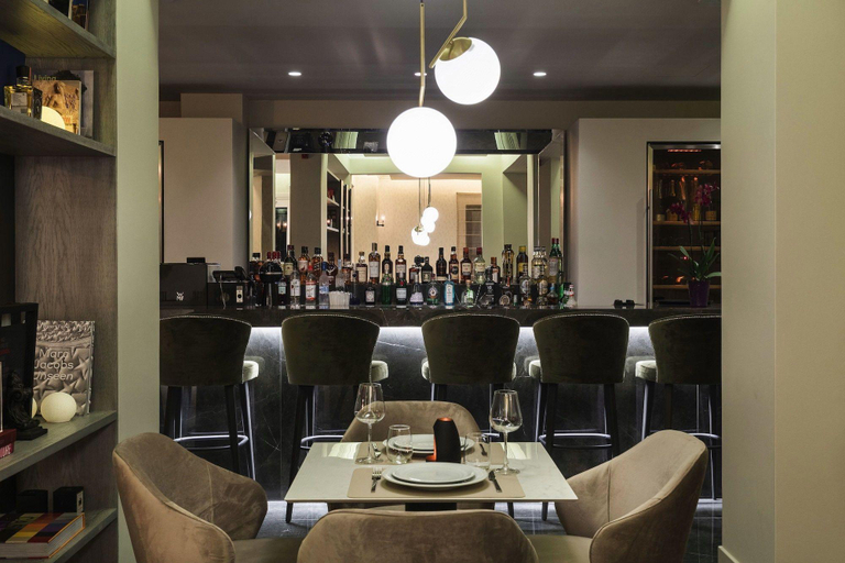Food & Drinks 5, Oniro City, Attica