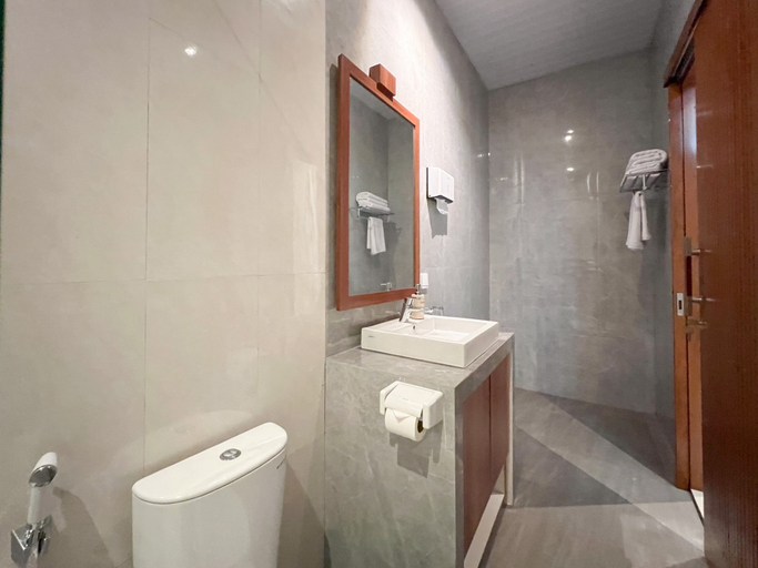 Bathroom 3, The Lavana Villa Pramestha River Side, Badung