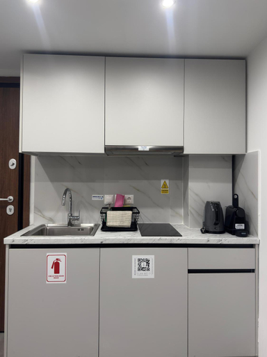 Others 4, TiP - ToP Suites, Attica