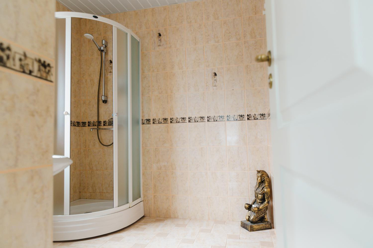 Bathroom 2, Konrad Guesthouse, Kuressaare