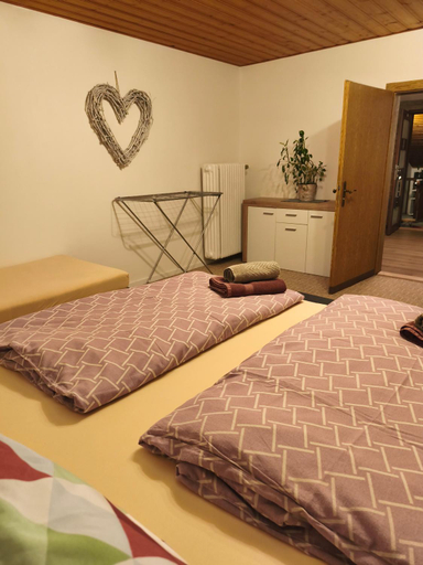 Bedroom 2, Haus Kraus, Regen
