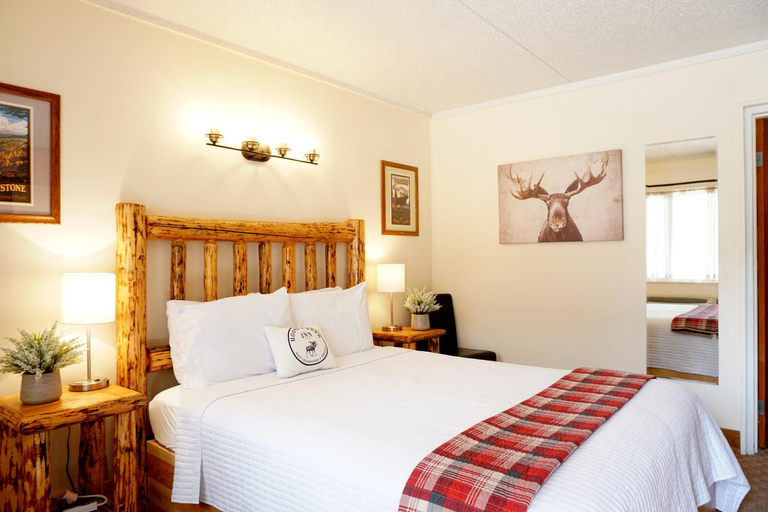 Bedroom 2, Moose Creek Inn, Gallatin
