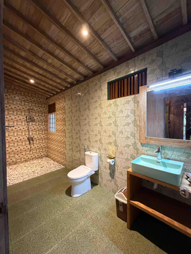 Bathroom 3, AgaLiving Medewi, Jembrana