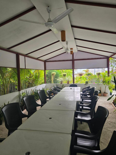 Food & Drinks, IRIS Beach Residence, Guraidhoo