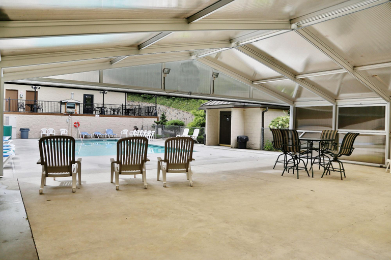 Food & Drinks 5, Cherry Blossom 11 - Three Bedroom Chalet, Sevier
