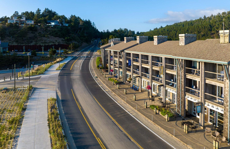 Exterior & Views