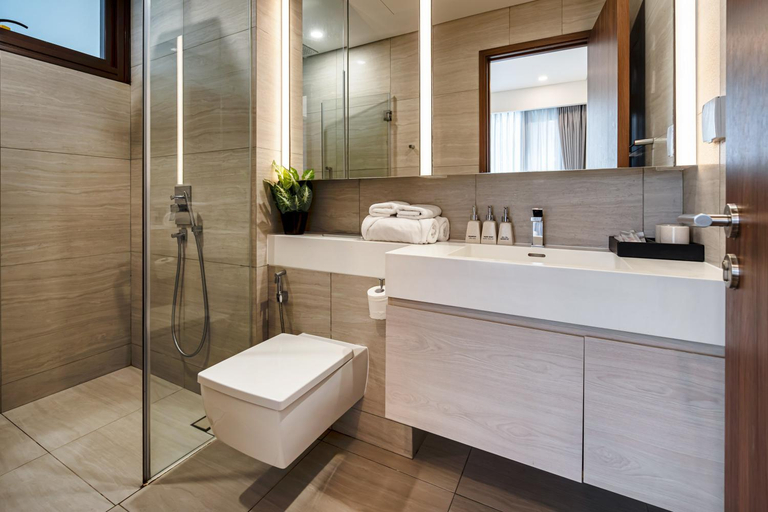 Bathroom 4, Le Metropole Saigon, District 2