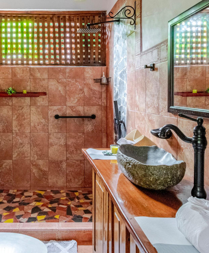 4, Private Caribbean Villa, Hot Jacuzzi & Pool, Talamanca