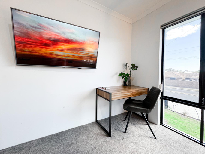 Others 3, Modern & Chilled Stay in Bayswater, Perth