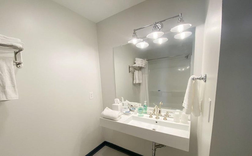 Bathroom 3, Rivers Rest Resort, Charles City