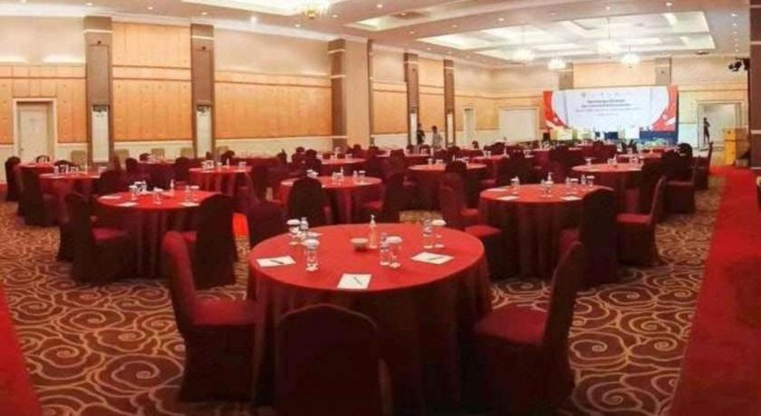 Food & Drinks 5, AZHIMA Resort and Convention, Boyolali