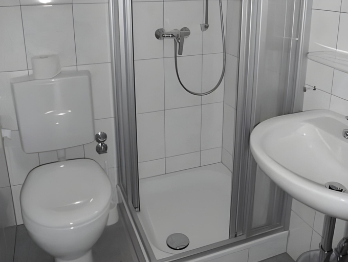 Bathroom 4, Hotel-Cafe Residenz Bad Bertrich, Cochem-Zell