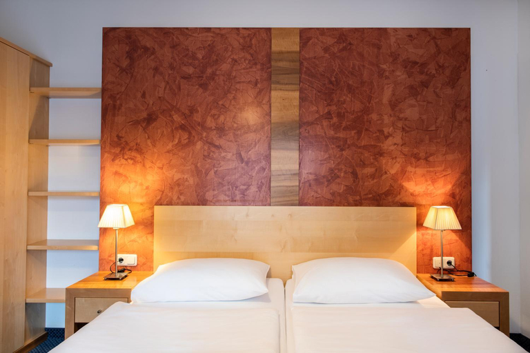 Others 2, EVIVA im Parkhotel, Steyr Land
