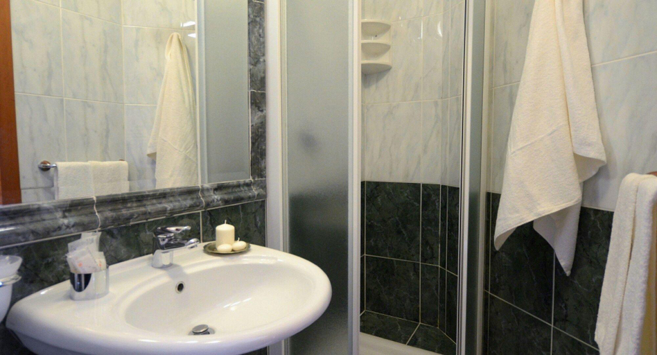 Bathroom 4, San Giovanni Rotondo Palace, Foggia