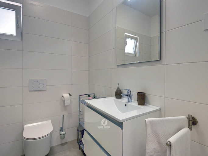 5, Apartment in Valtura with Family-Friendly Yard, Ližnjan