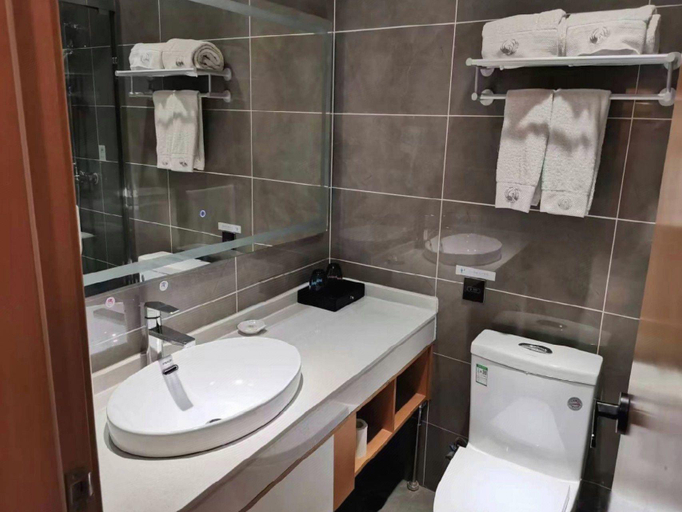 Bathroom 5, GreenTree Inn Heze Shan County New Bus Station, Heze