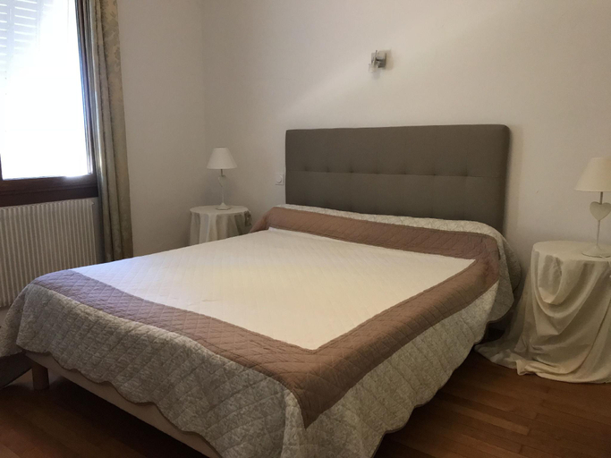 Bedroom 2, La Ferme aux Biches, Loire